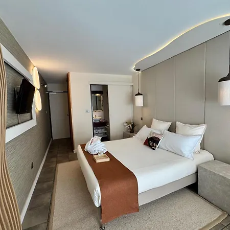 מלון Eve Cap D'agde Village Naturiste 3*