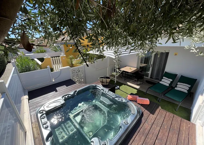 Eve Cap D'agde Village Naturiste מלון אגדה